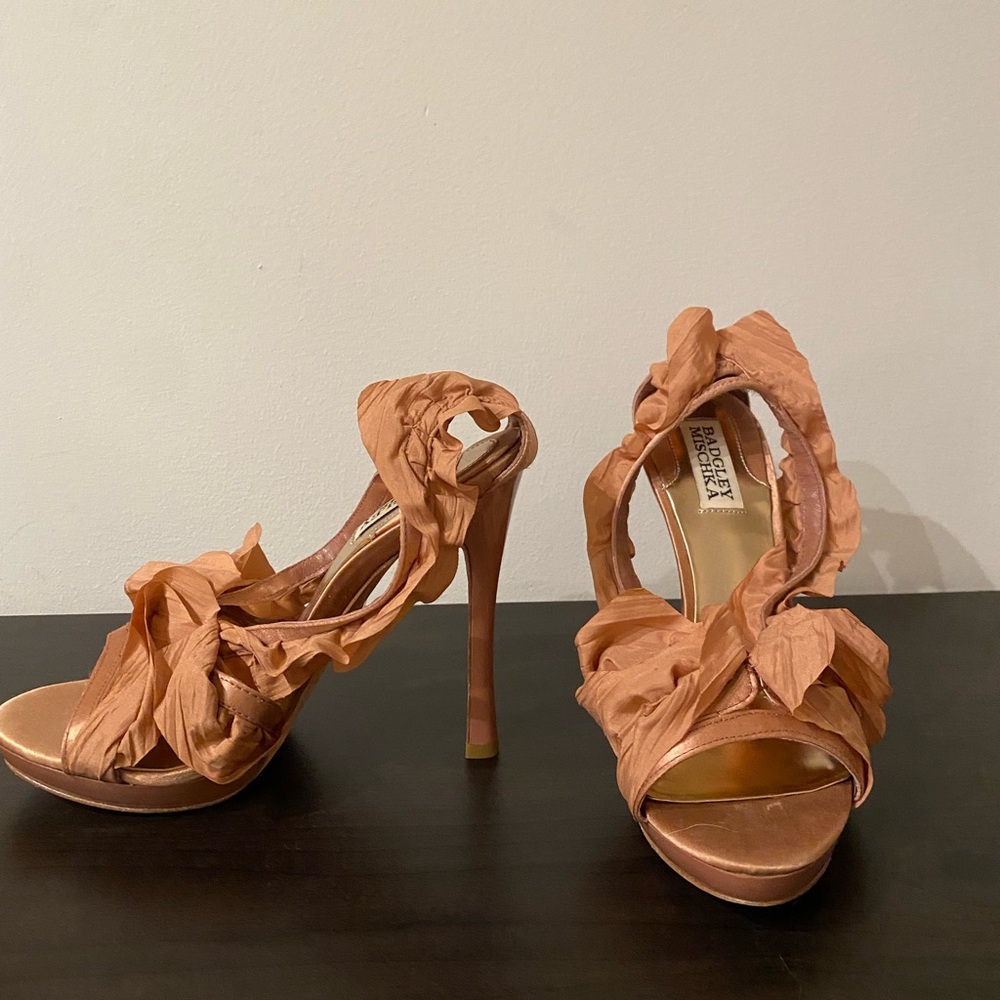 Bagdley Mischka Stiletto Sandals in rose color, size 7